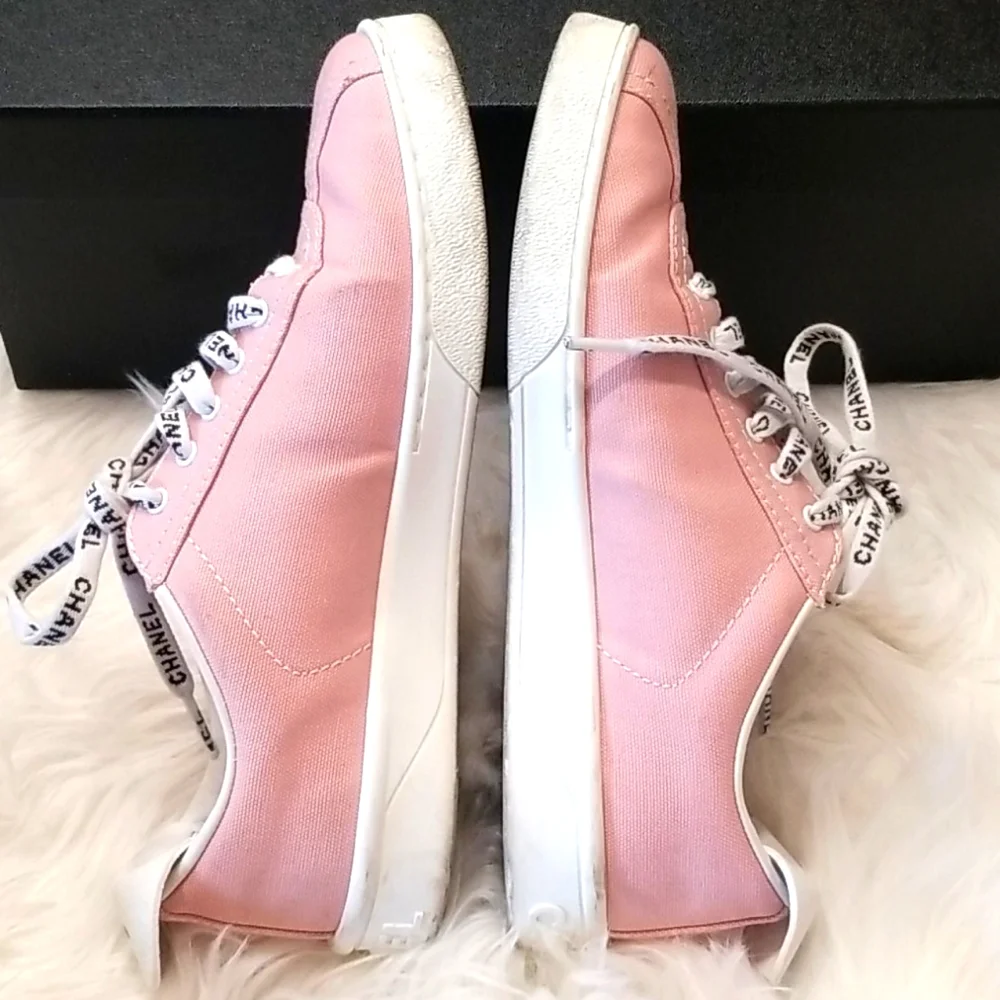 CHANEL low top